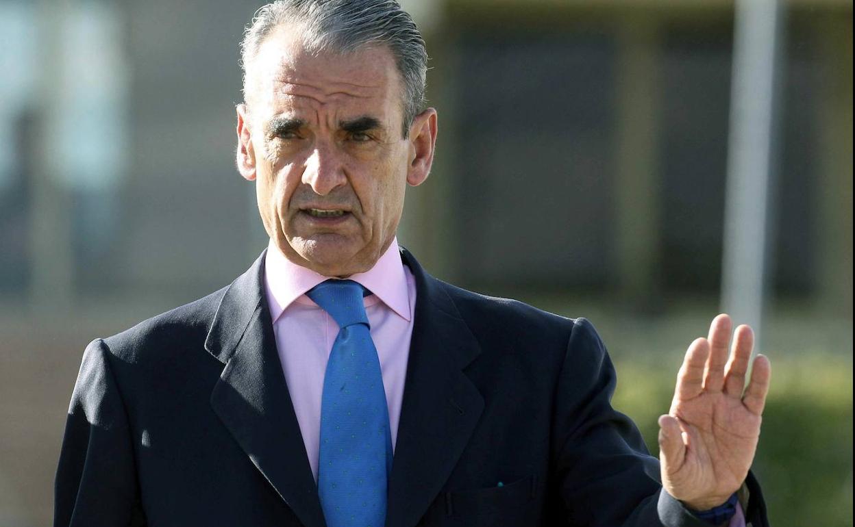Mario Conde y Adriana Torres Silva, nueva pareja a la vida El Correo Mario Conde y Adriana Torres Silva, nueva pareja a la vida El Correo